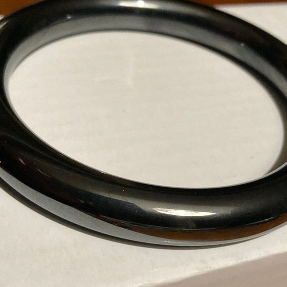 Hematite bangle - Picture 2 of 4